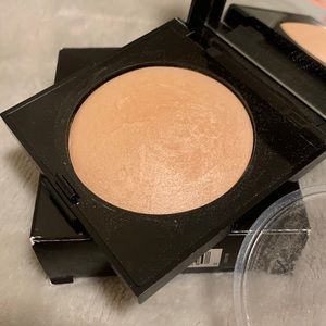NWT Laura Mercier Matte Radiance Baked Powder in Highlighter #01